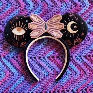 Disney Hocus Pocus Black and Gold Embroidered Headband